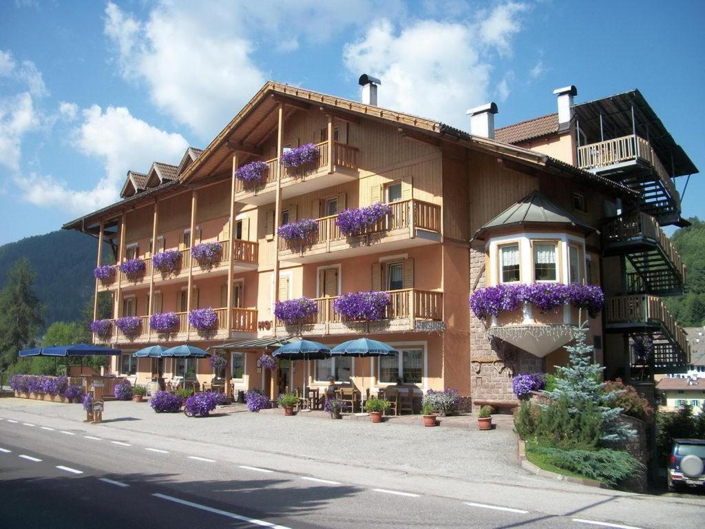 Hotel Vallechiara Moena Eksteriør bilde