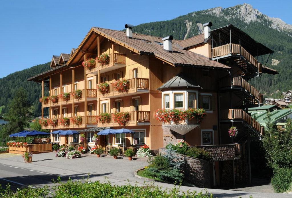 Hotel Vallechiara Moena Eksteriør bilde