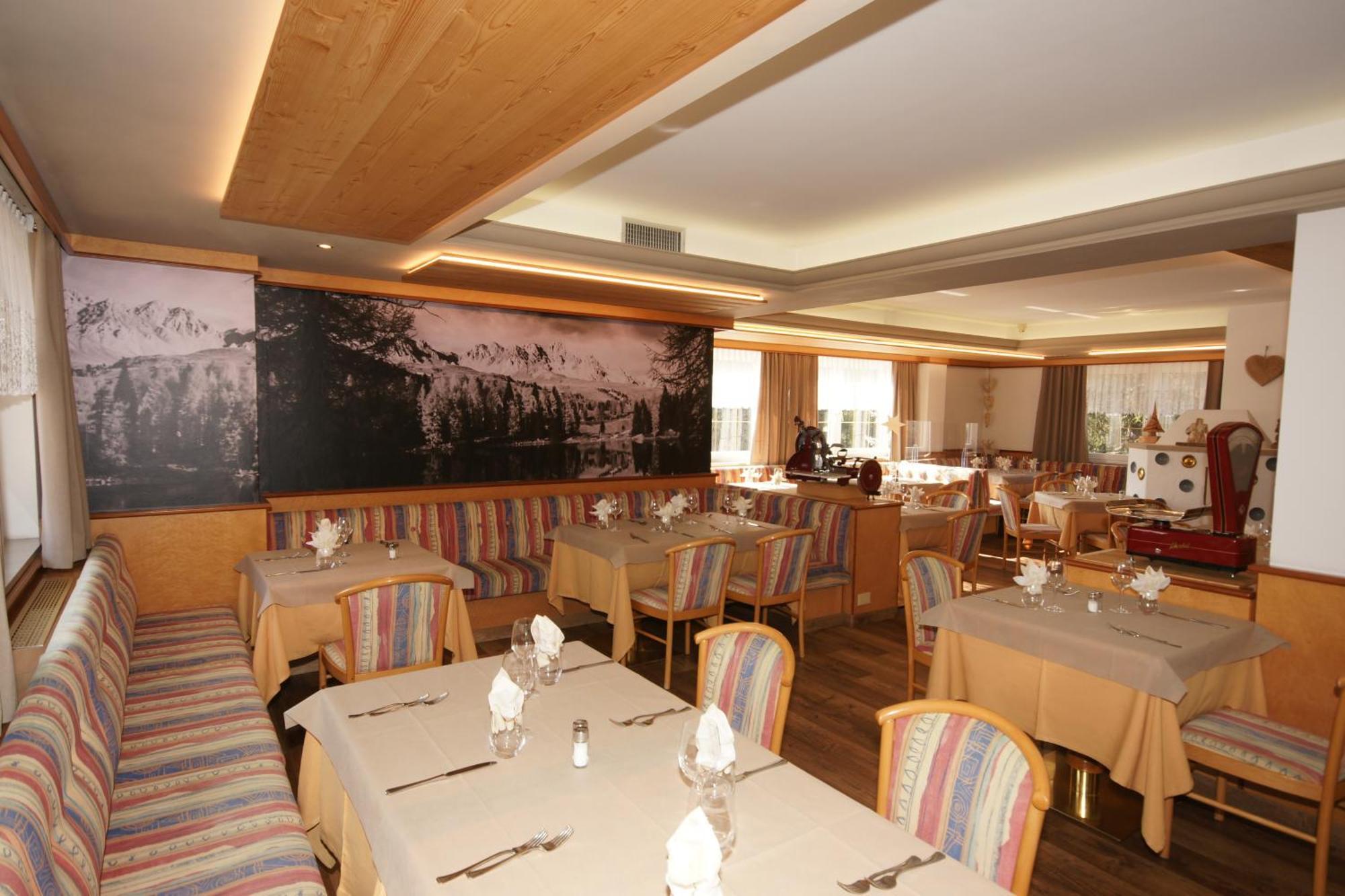Hotel Vallechiara Moena Eksteriør bilde