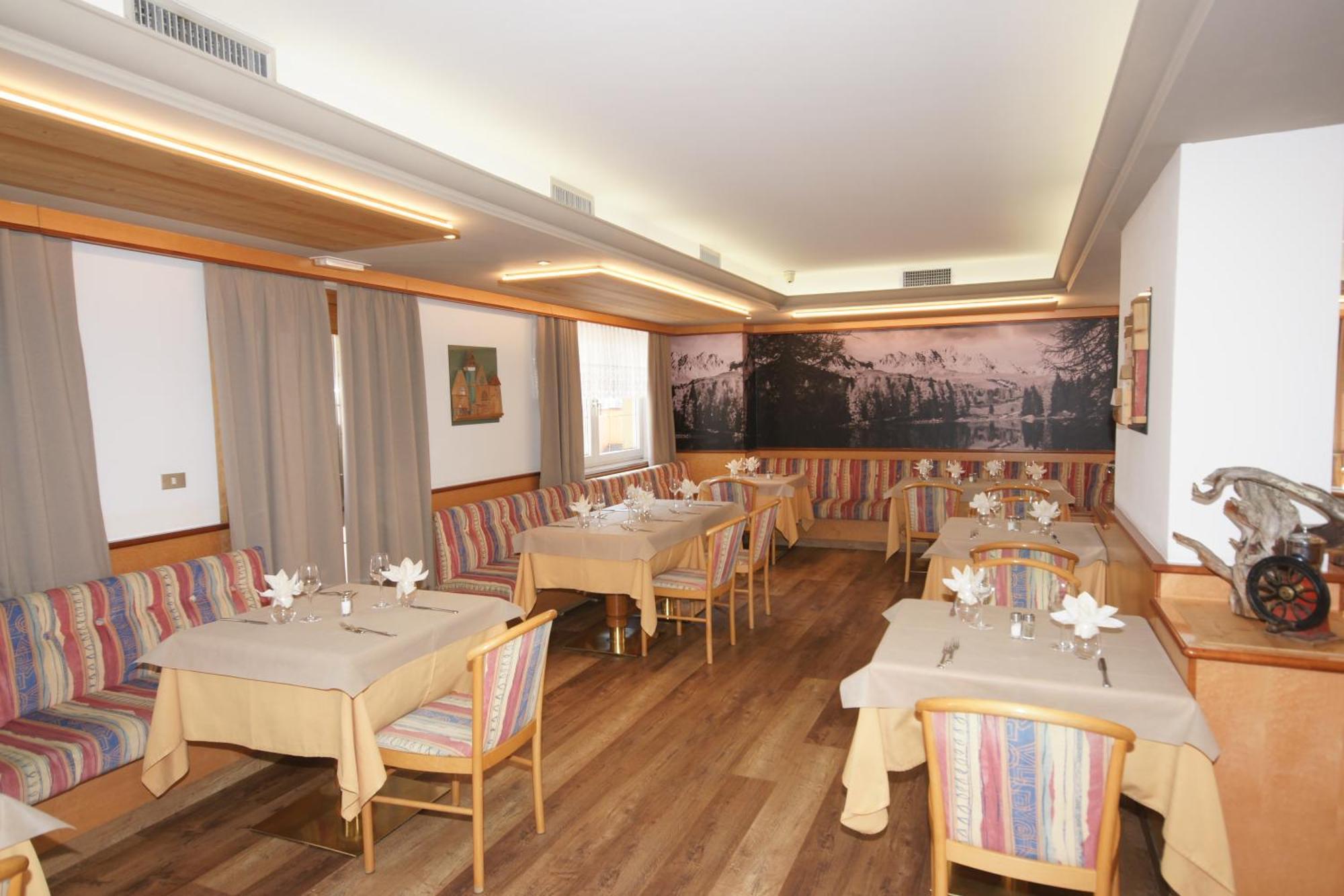 Hotel Vallechiara Moena Eksteriør bilde