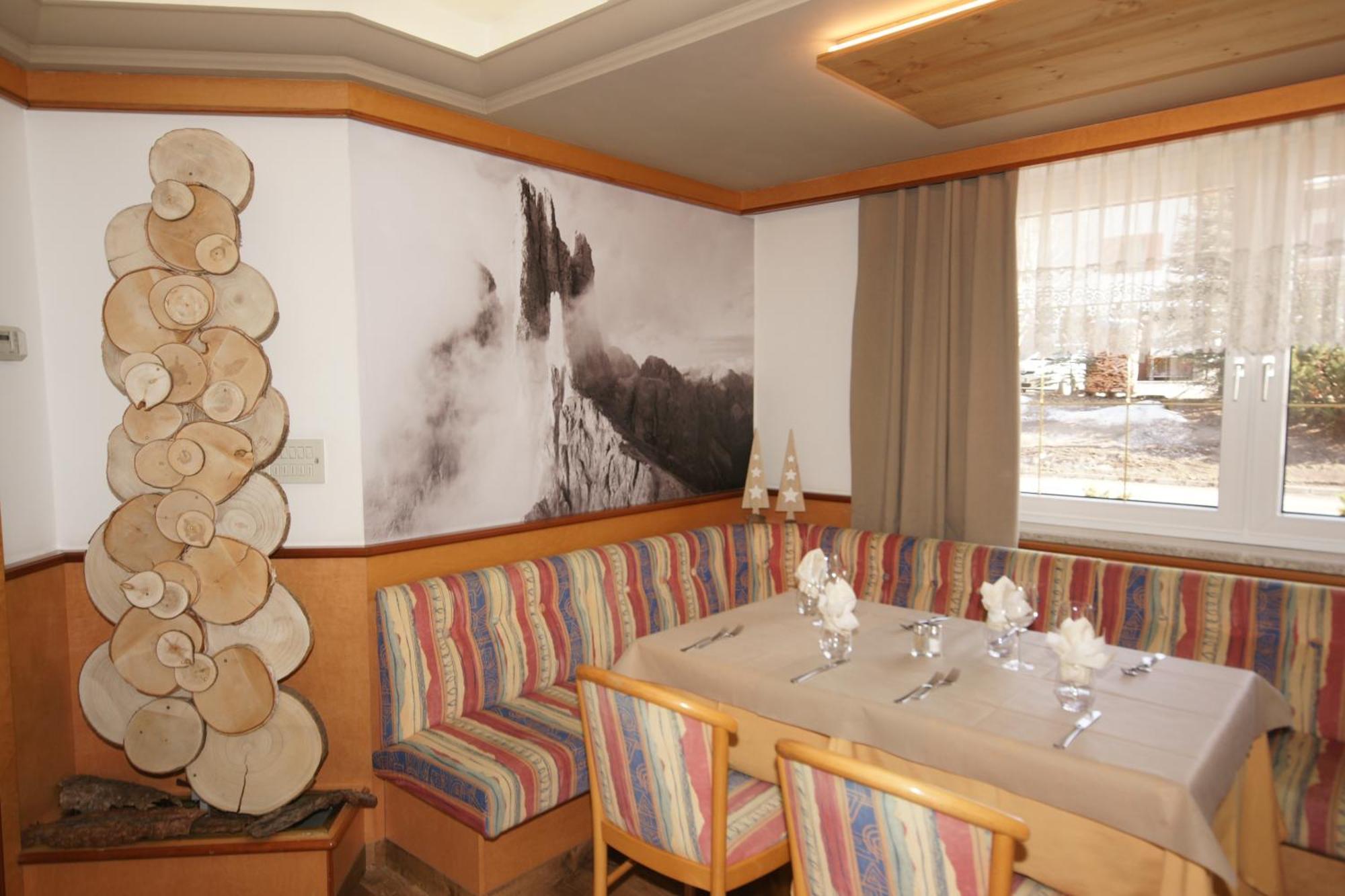 Hotel Vallechiara Moena Eksteriør bilde