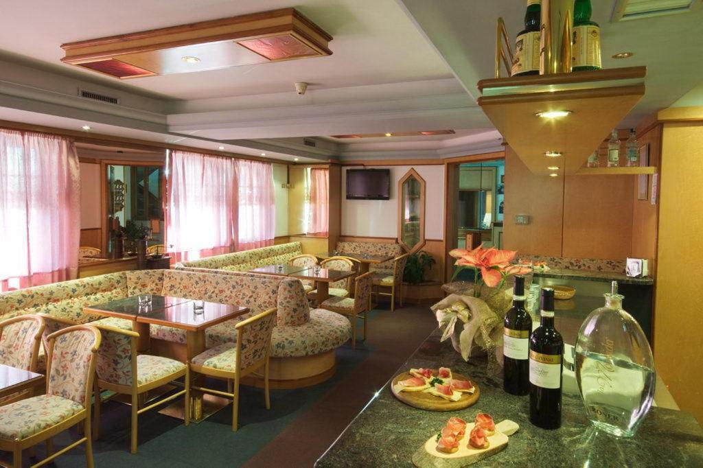 Hotel Vallechiara Moena Eksteriør bilde
